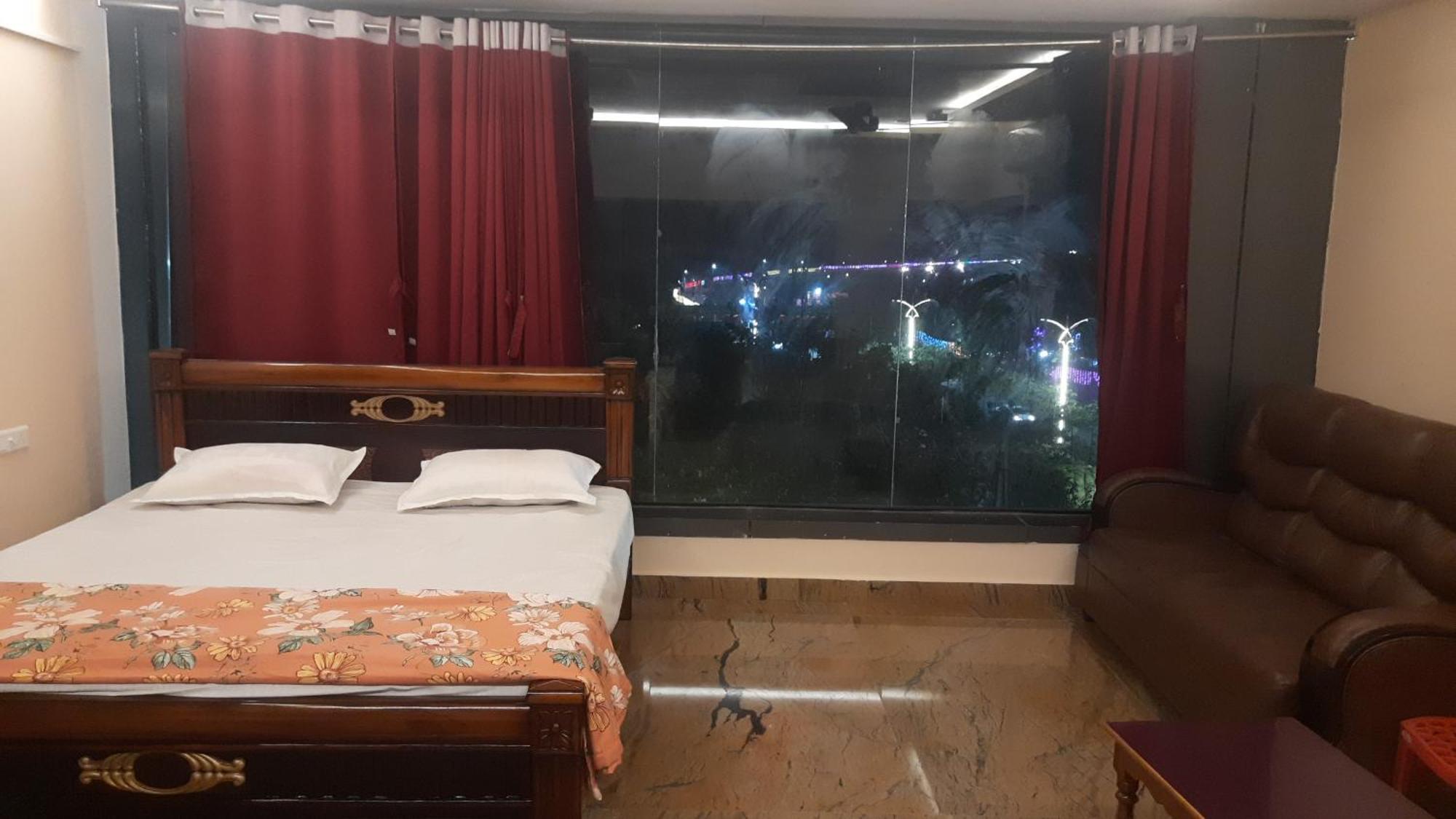 Jaya Sri Rama Lodge 巴德拉恰拉姆 外观 照片